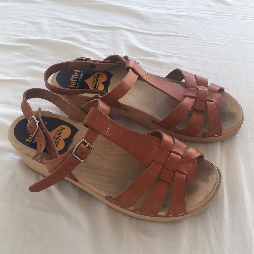 Light brown Swedish hasbeen sandals size 38